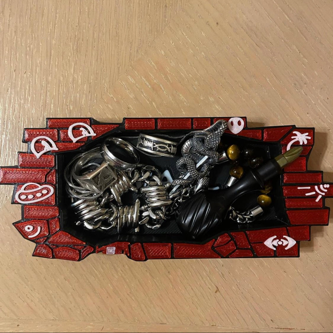 4thWall X Onyx collab logo dump tray